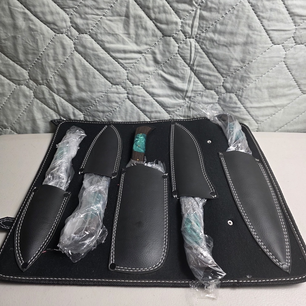 Rust Free Handcrafted J2 Steel Chef Knife Set Wit
Five-piece knife set. Turquois